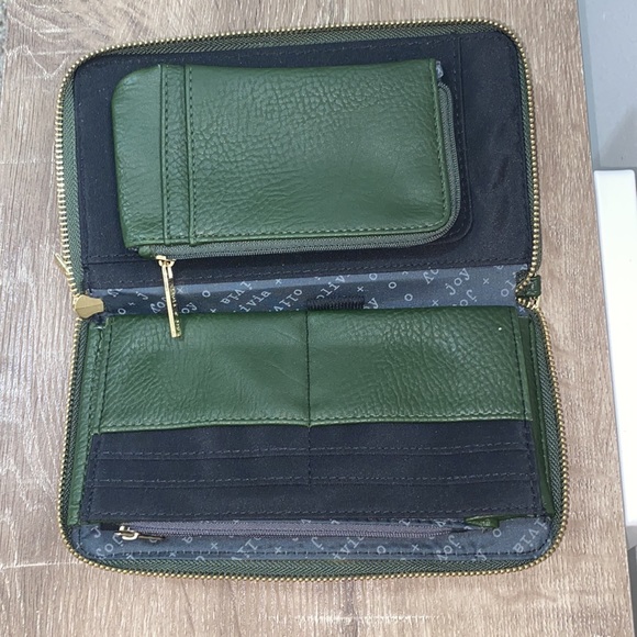 Olivia + Joy wristlet - Picture 5 of 7